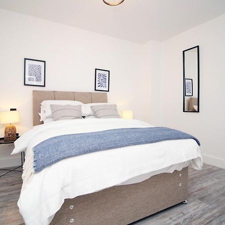 Kingsbridge Point - Cosy One Bed Apartments Near Town Centre, 史云顿 外观 照片