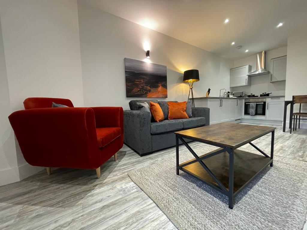 Kingsbridge Point - Cosy One Bed Apartments Near Town Centre, 史云顿 外观 照片