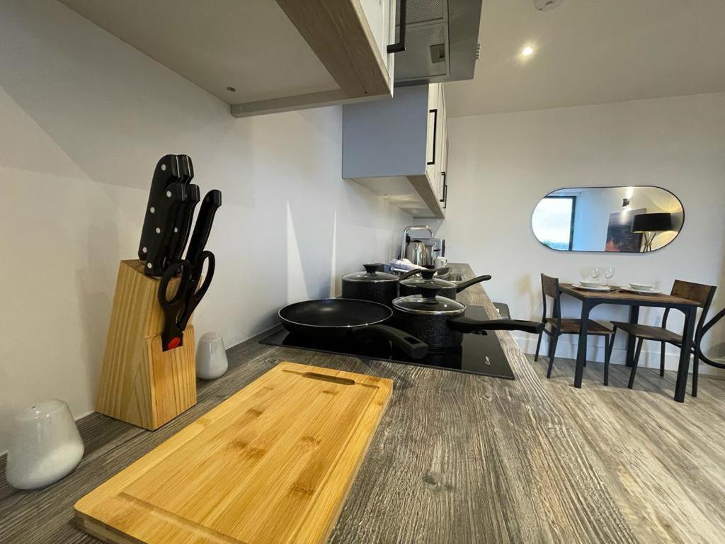Kingsbridge Point - Cosy One Bed Apartments Near Town Centre, 史云顿 外观 照片