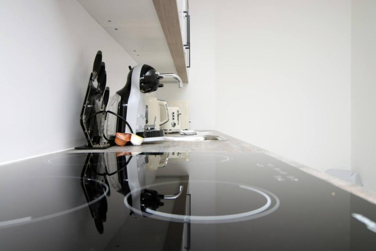 Kingsbridge Point - Cosy One Bed Apartments Near Town Centre, 史云顿 外观 照片