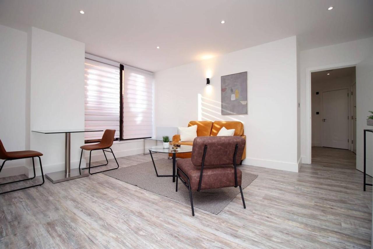 Kingsbridge Point - Cosy One Bed Apartments Near Town Centre, 史云顿 外观 照片