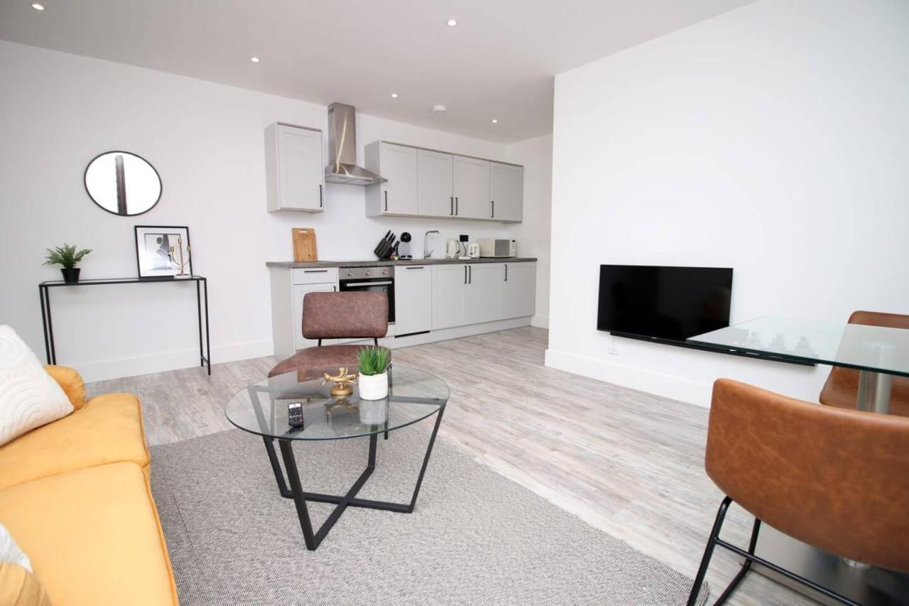 Kingsbridge Point - Cosy One Bed Apartments Near Town Centre, 史云顿 外观 照片