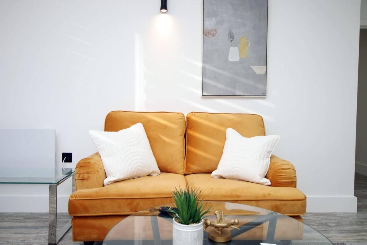 Kingsbridge Point - Cosy One Bed Apartments Near Town Centre, 史云顿 外观 照片