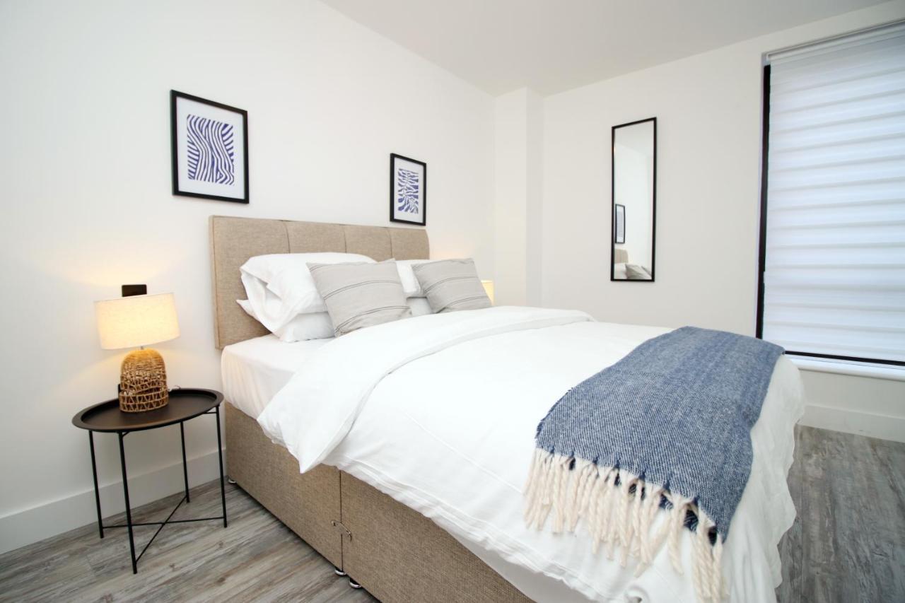 Kingsbridge Point - Cosy One Bed Apartments Near Town Centre, 史云顿 外观 照片