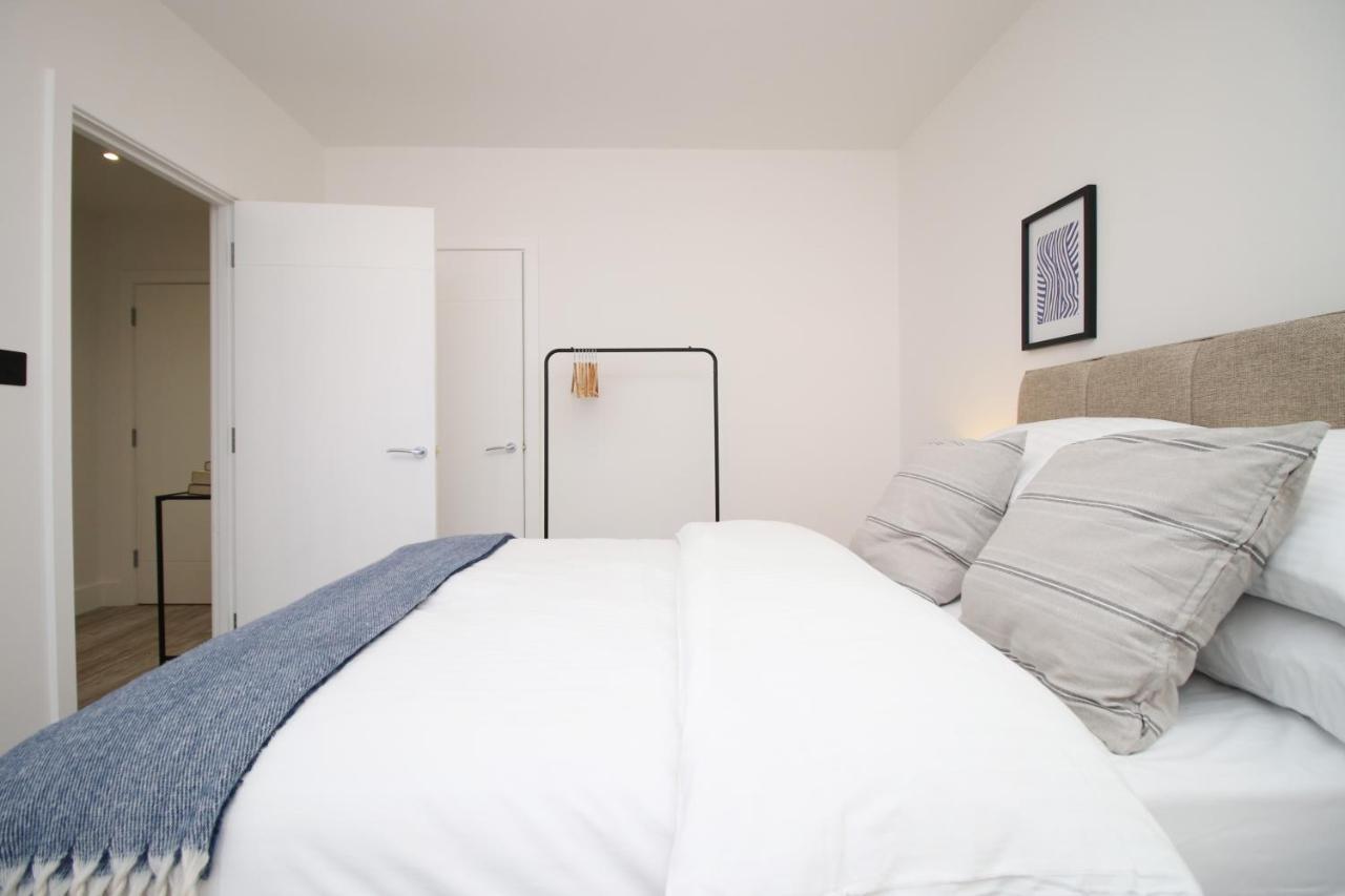 Kingsbridge Point - Cosy One Bed Apartments Near Town Centre, 史云顿 外观 照片