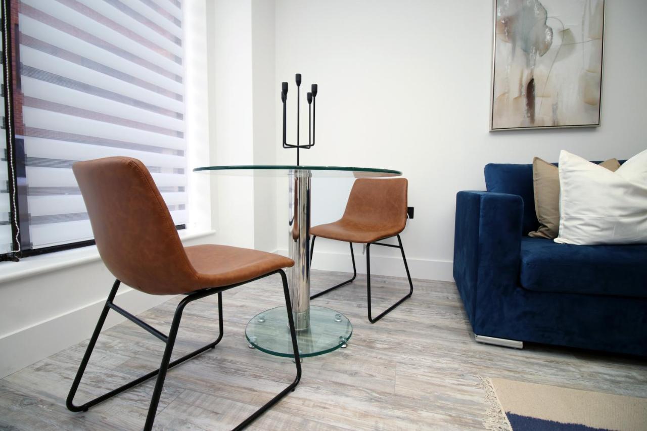 Kingsbridge Point - Cosy One Bed Apartments Near Town Centre, 史云顿 外观 照片