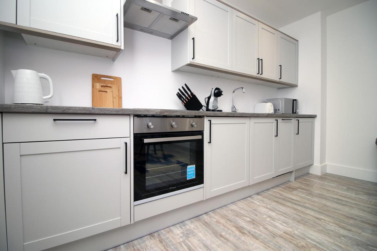 Kingsbridge Point - Cosy One Bed Apartments Near Town Centre, 史云顿 外观 照片